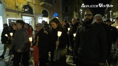 Lanciano, fiaccolata in ricordo di Andrea Prospero, il 19enne trovato senza vita a Perugia