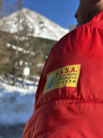 Scialpinista svizzero si schianta contro un albero sul Sirente, soccorso in Valle Lupara