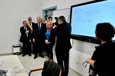 Il vice premier Antonio Tajani in visita al Liceo Statale Marconi di Pescara 