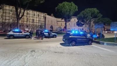 Teramo, individuato dalla Polizia il 14enne autore del lancio di una molotov durante una maxi-rissa