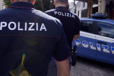 Pescara, tentata rapina sulla Tiburtina, gli agenti della Questura arrestano una donna 