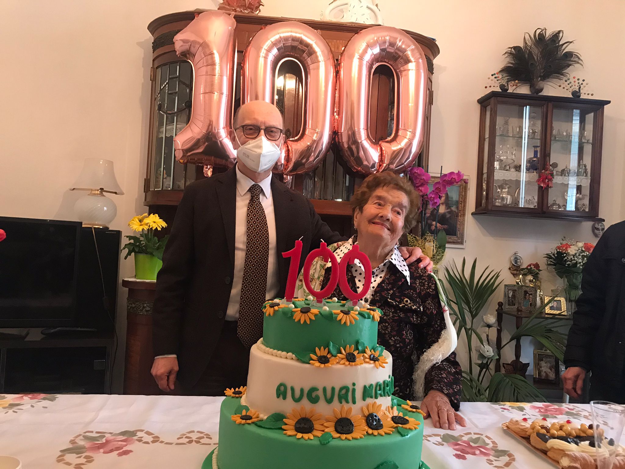 Auguri per i 100 anni di nonna Marietta. Il sindaco di Chieti ha portato gli auguri della città alla signora Maria Giampietro