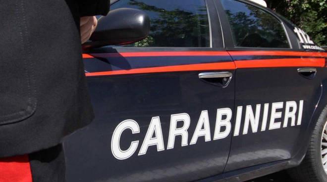 Lanciano, la attende in auto e al suo passaggio si masturba. Denunciato un uomo di 60 anni.