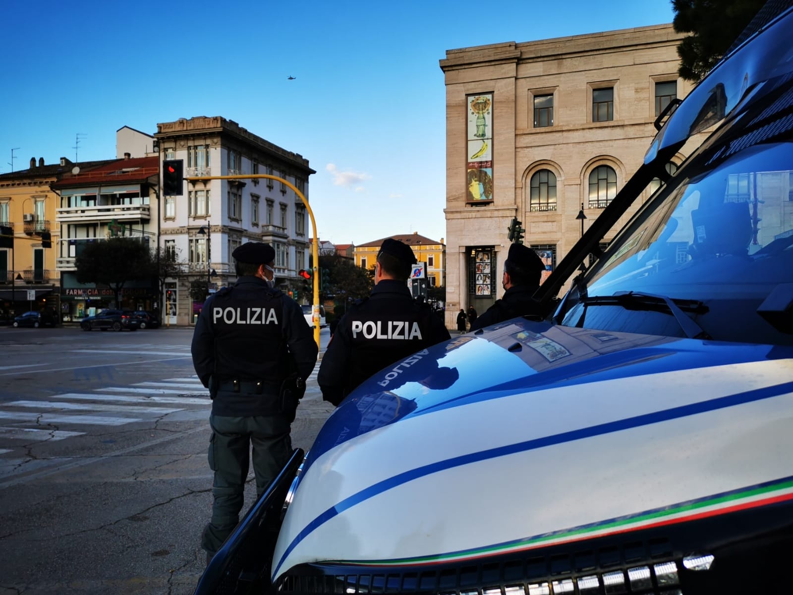 Pescara, fermato dalla Squadra Volante dopo furto in un negozio da parrucchiere