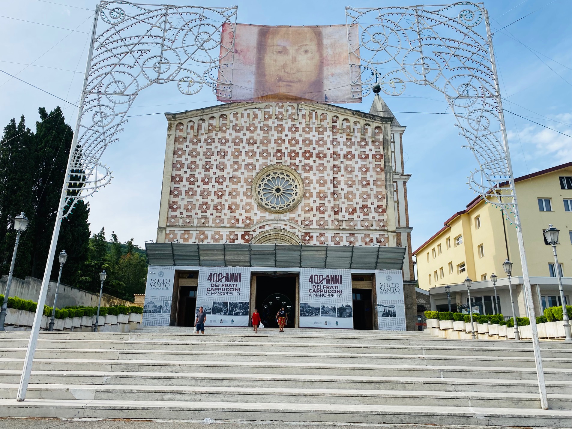 Solennità del Volto Santo e festa per celebrare i 400 anni di presenza dei frati Cappuccini a Manoppello