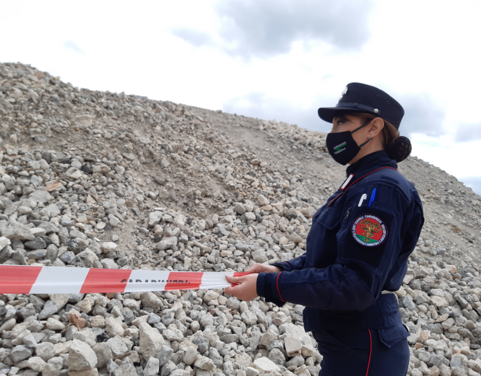 Gestione illecita di rifiuti Fondovalle Sangro, I Carabinieri Forestale sequestrano 200 tonnellate di rifiuti   