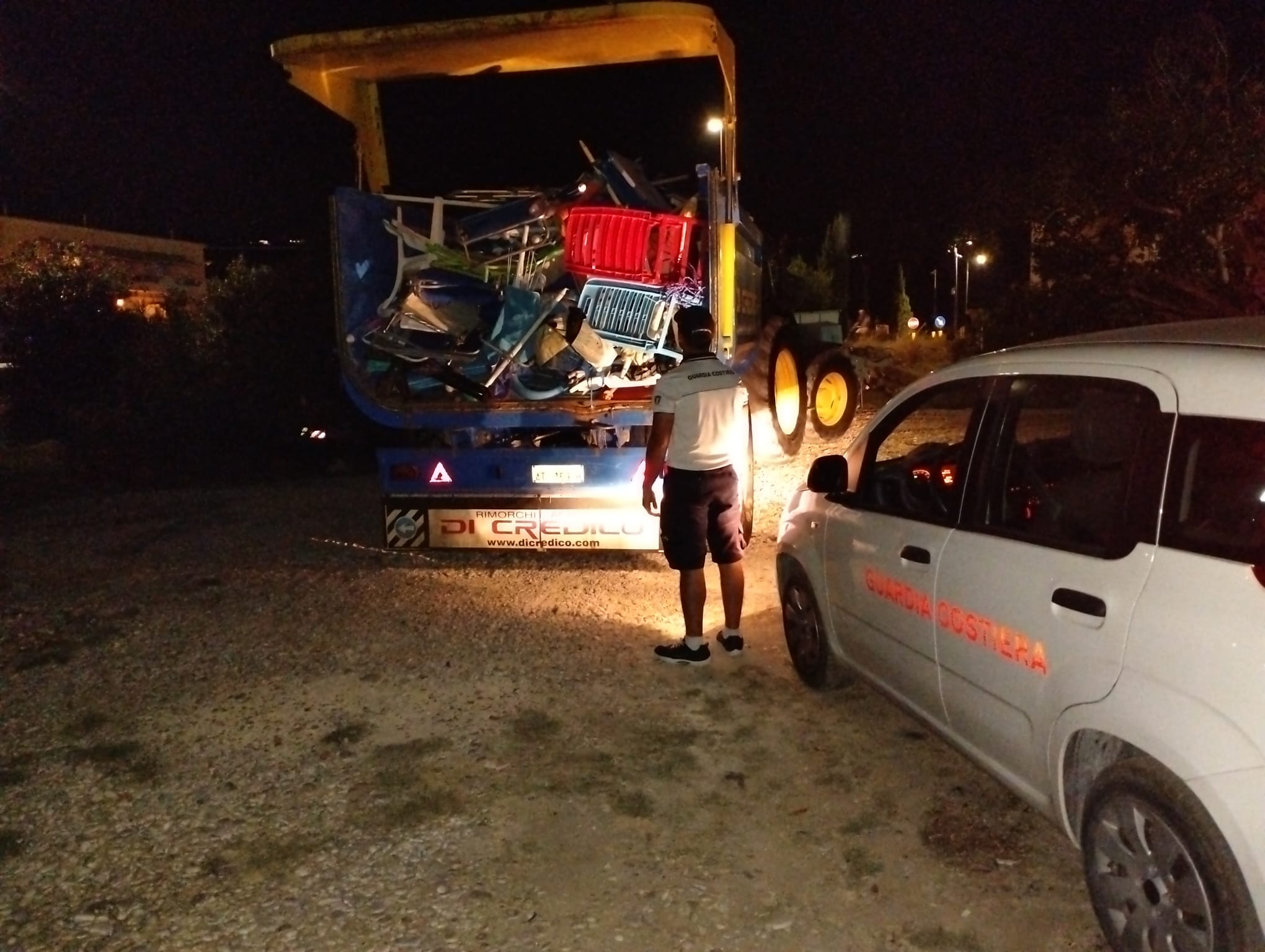 Controlli serrati sulle spiagge del teramano: rimosse oltre 300 attrezzature balneari abbandonate