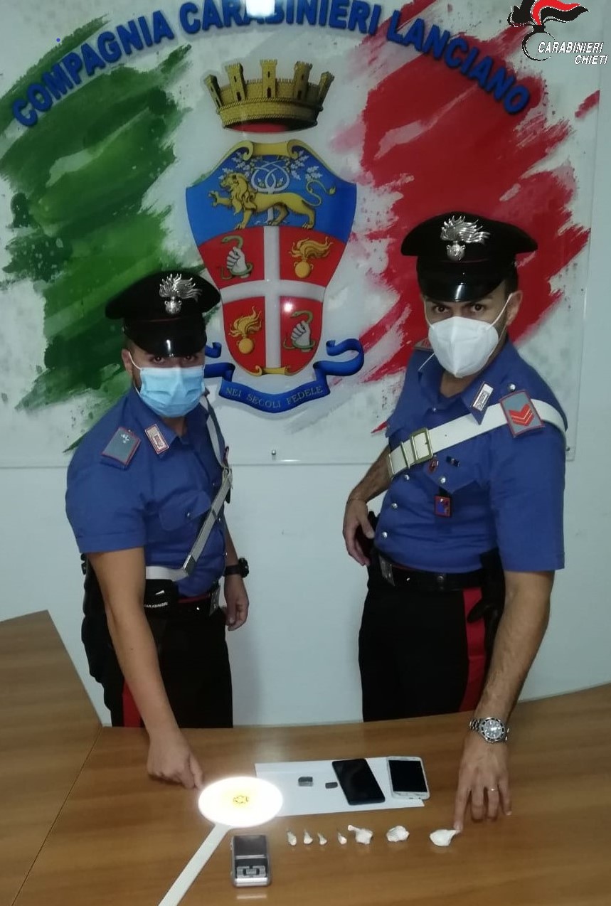 CasoIi, droga nascosta nel serbatoio dell'auto: 2 arresti dei Carabinieri.