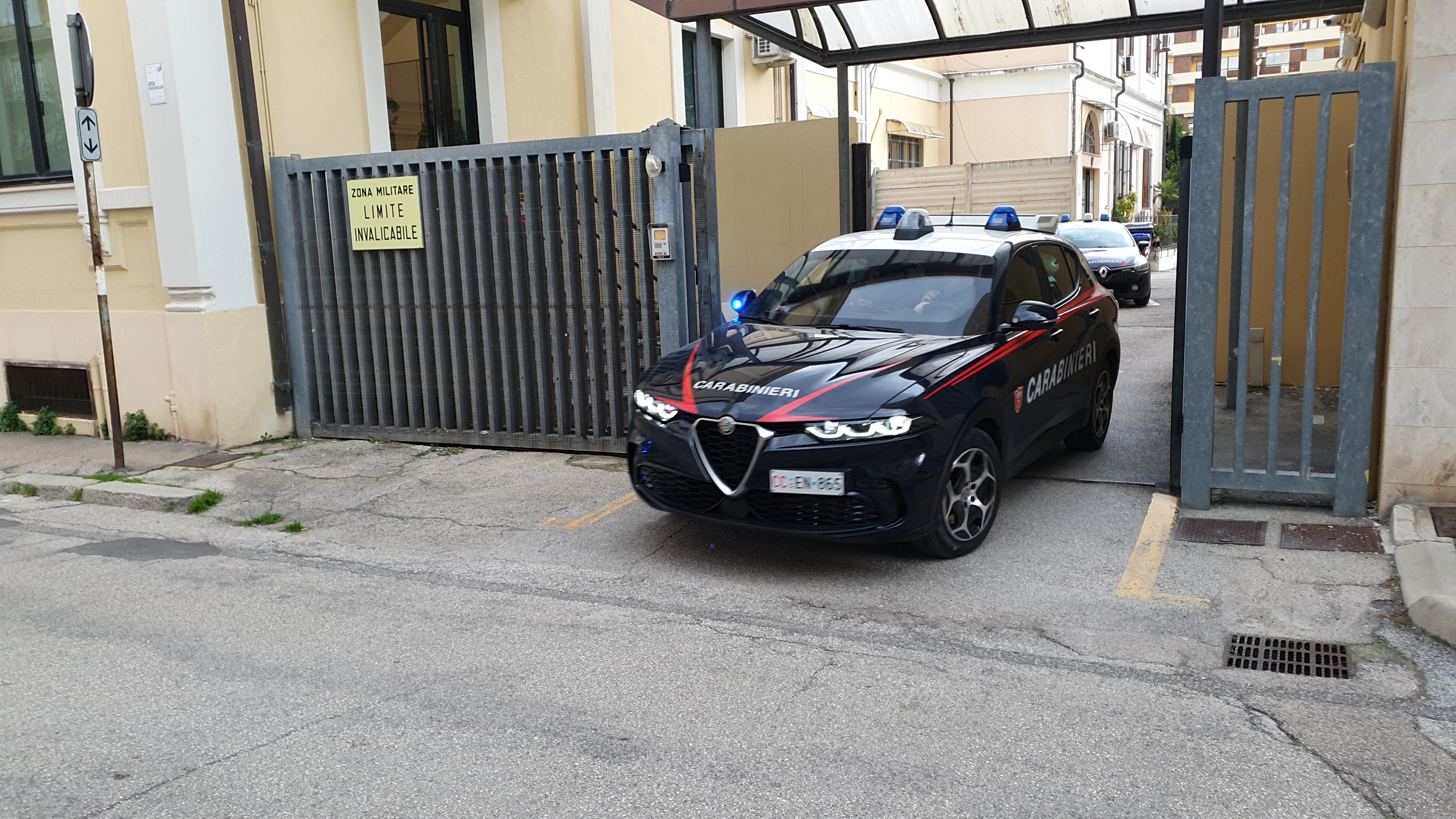 Cepagatti (PE). Furto con destrezza a Sarni Oro gioielleria: identificato e denunciato il responsabile