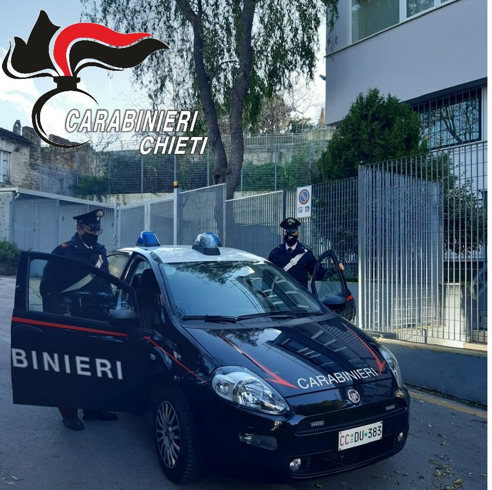 Francavilla al Mare, picchia selvaggiamente la compagna, arrestato dai carabinieri