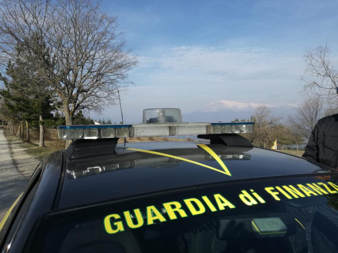 La Guardia di Finanza di Pescara individua e denuncia l'autore di un furto di oggetti in un'auto nei pressi della Chiesa di San Cetteo