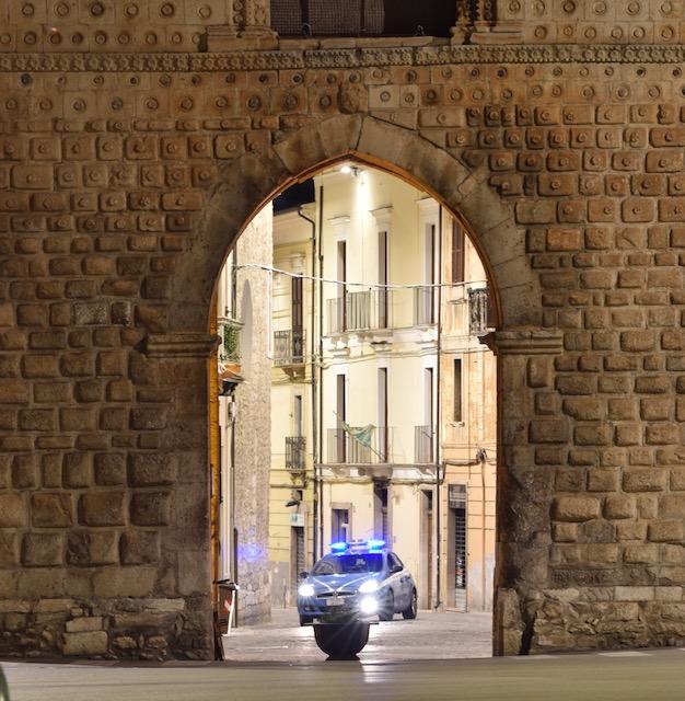 Stalking, da Milano a Sulmona per perseguitare la sua ex fidanzata, denunciato dalla polizia