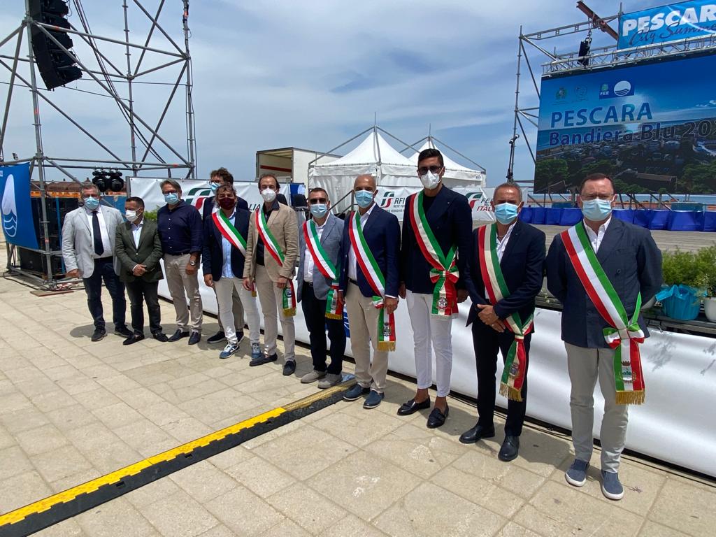Bandiere blu Abruzzo, cerimonia ufficiale di consegna della Fee alle 13 località che hanno ottenuto il prestigioso vessillo