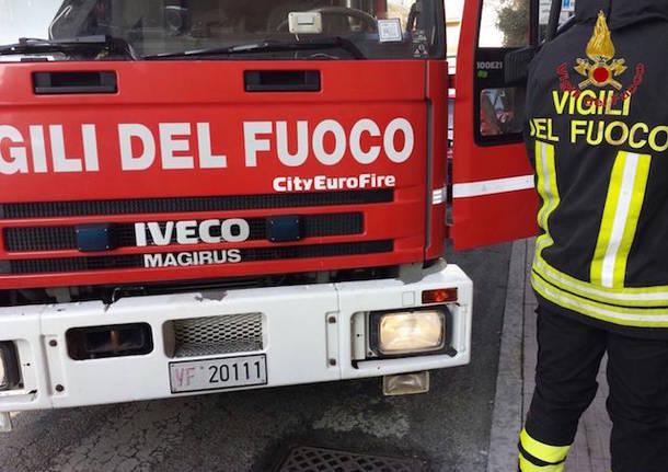 Incendi Abruzzo, polemiche su riduzione stanziamenti a Vigili del Fuoco, Marsilio: tagli effettuati dallo Stato