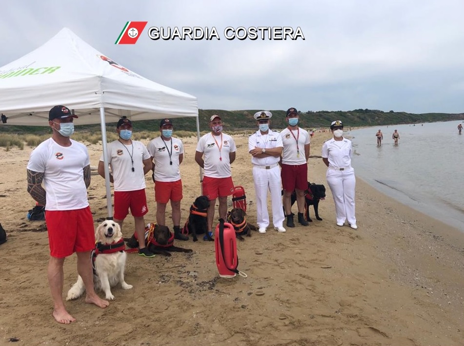 Spiagge più sicure con i bagnini a quattro zampe, la Sics a supporto della Capitaneria d porti do Ortona 