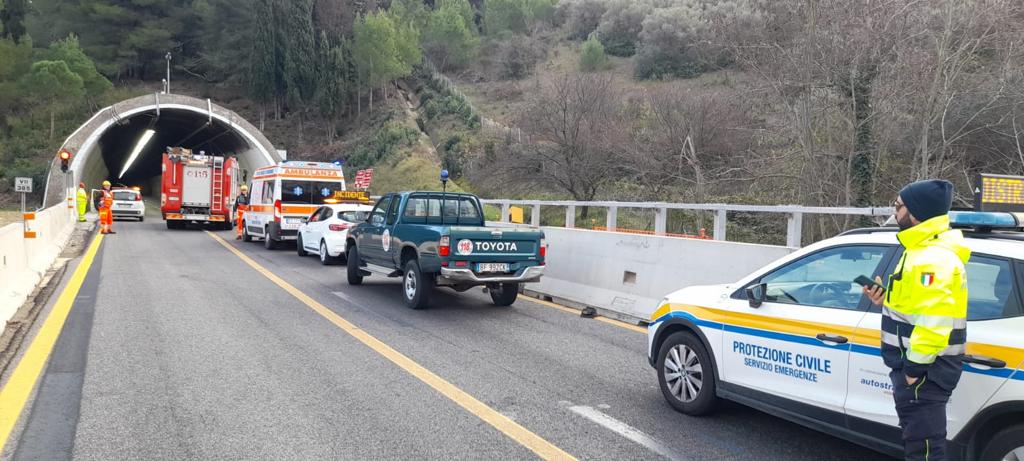 Incidente stradale simulato in galleria sull’A14 tra Chieti e Francavilla al Mare, esercitazione congiunta tra il 118 e gli altri enti di soccorso