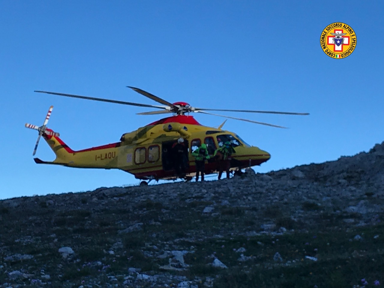 Gran Sasso, malore sulla via normale, elicottero in volo dalle prime luci dell'alba