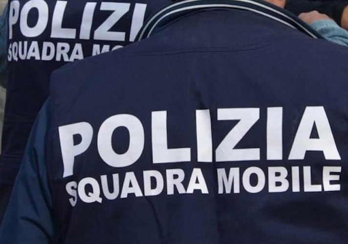 Pescara, positivo al tampone tenta di imbarcarsi su un volo per Bruxelles, fermato e posto in quarantena dalla Polizia di Stato