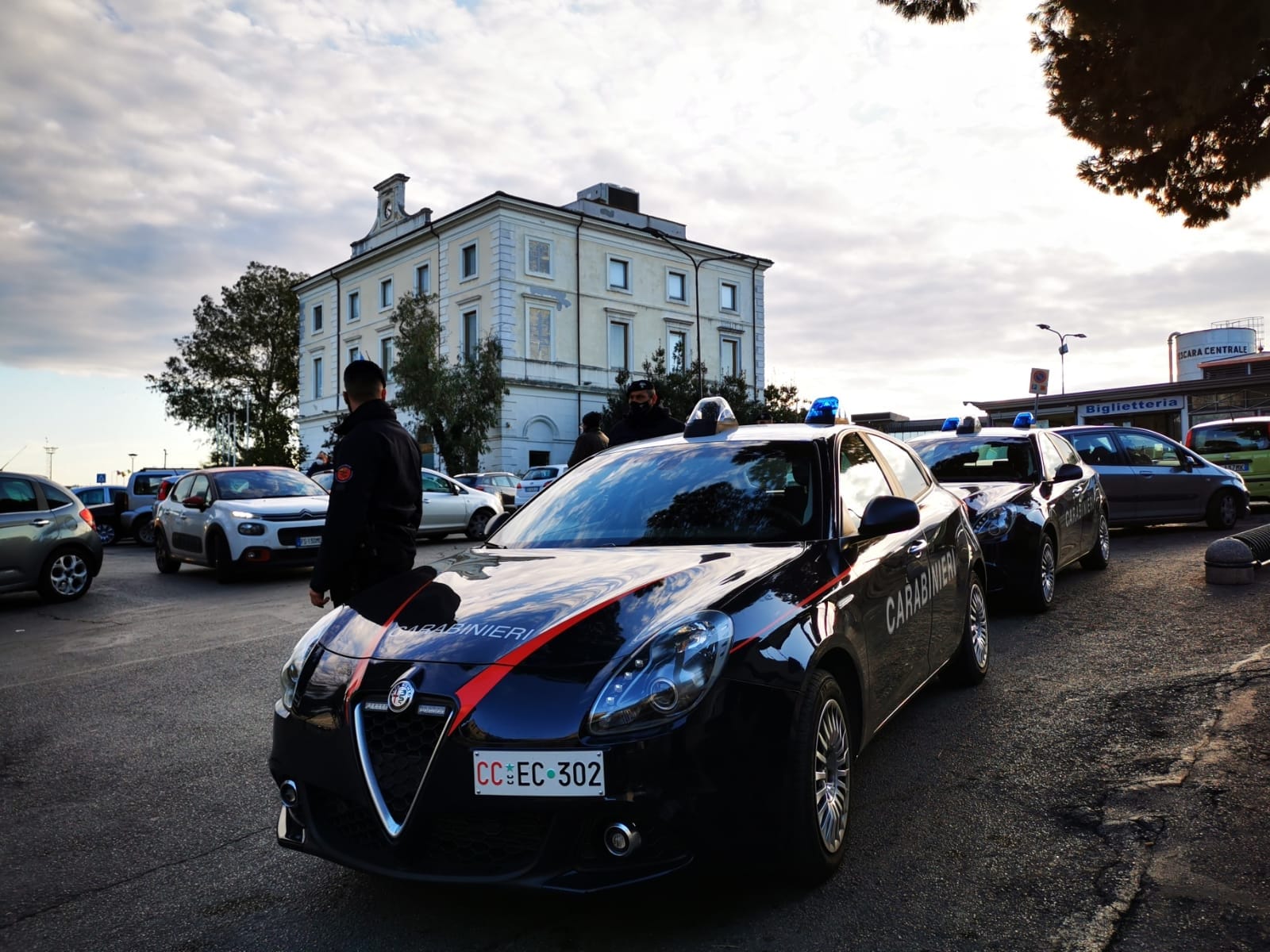 Pescara, droga, estorsioni e armi nel quartiere Rancitelli, i Carabinieri smantellano le tre principali piazze di spaccio