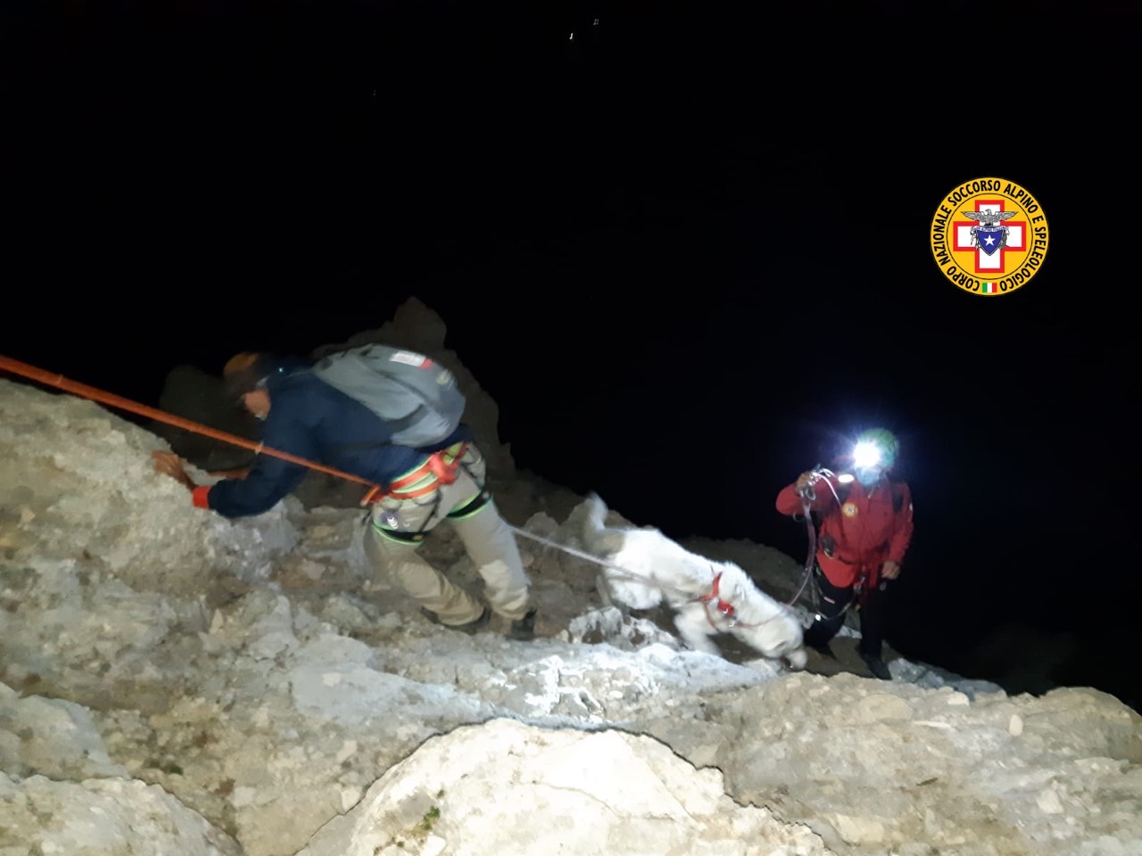 Gran Sasso, via Direttissima: soccorsi nella notte un uomo con il proprio cane