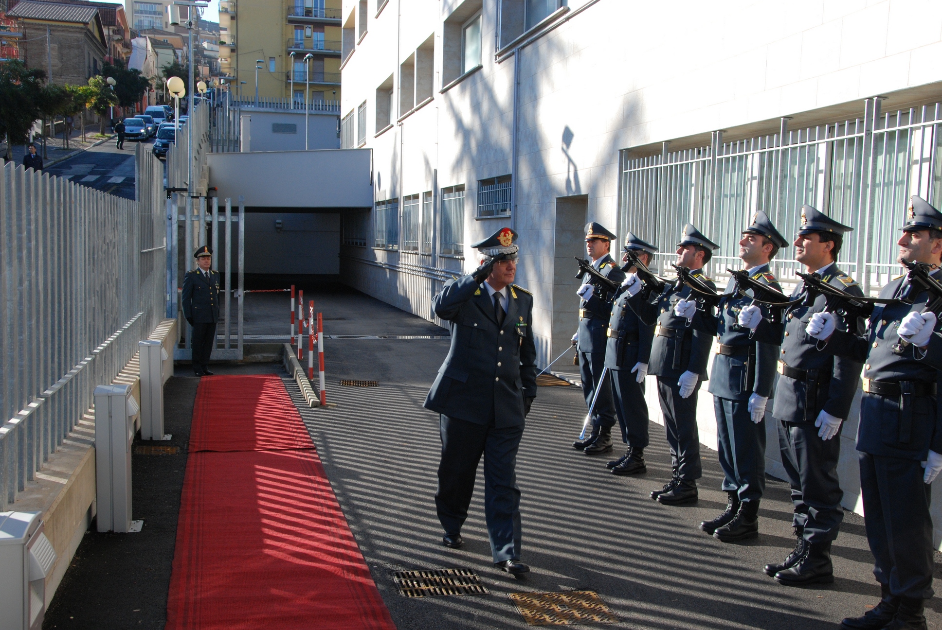 Il Comandante  Interreg. per l’Italia Centrale della G.d.F., Gen. C.A. Pasquale Debidda, visita  Comando Provinciale di Chieti