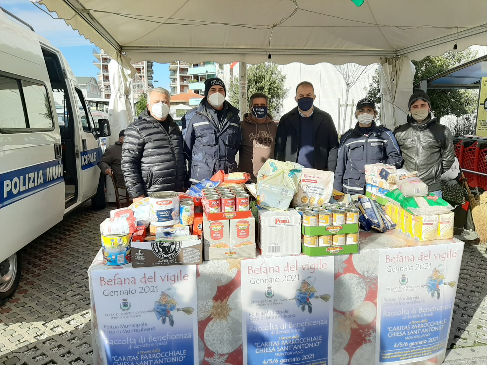 Befana del vigile a Montesilvano, raccolti 12 quintali di derrate alimentari