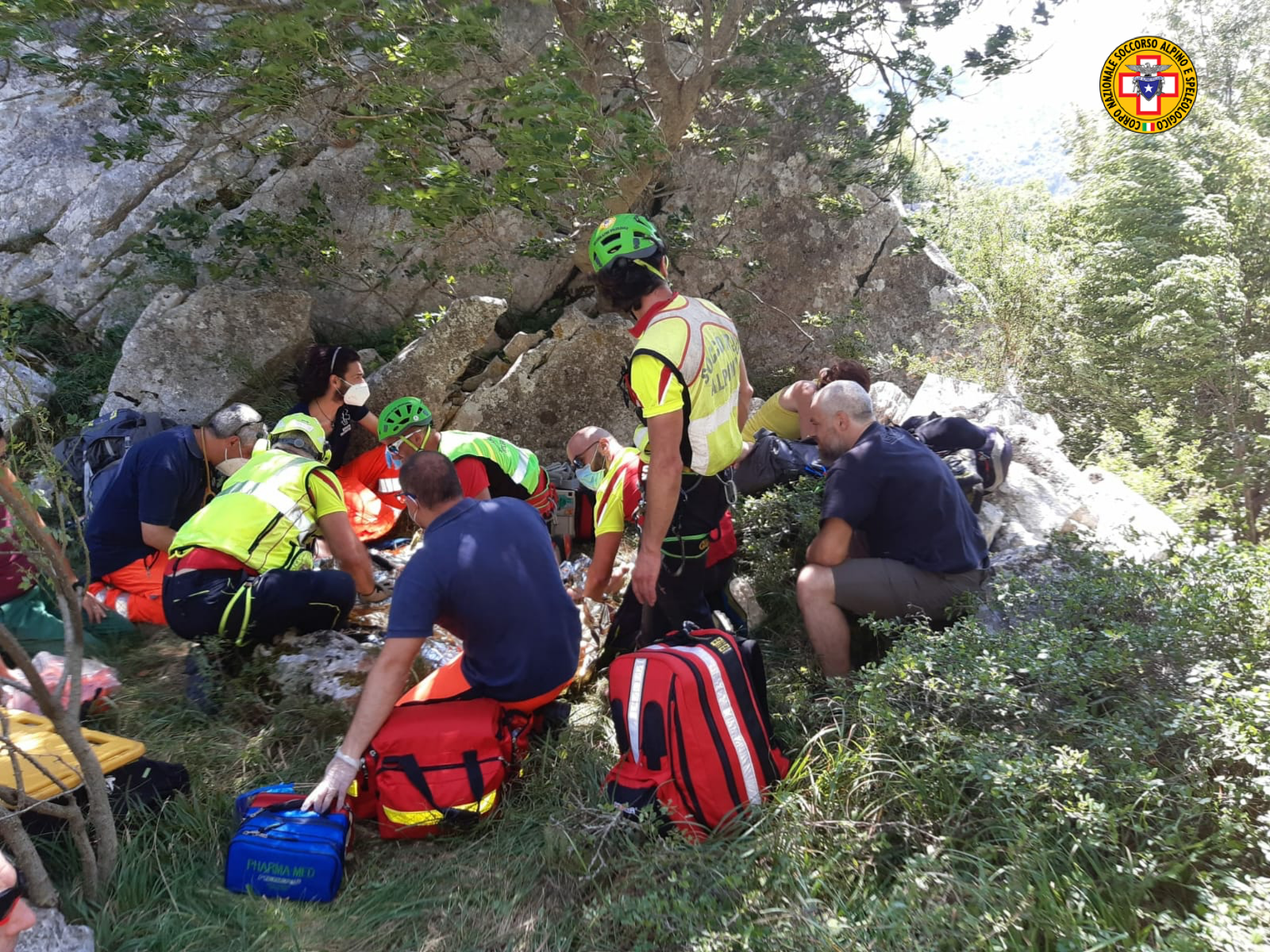 Turista di Pescara scivola e si frattura caviglia e ginocchio, soccorsa a Fara San Martino 