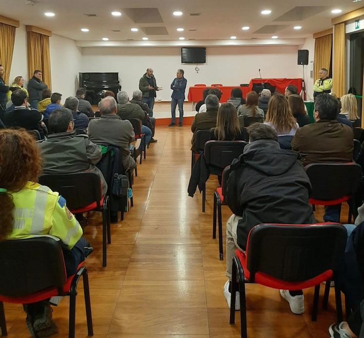 A scuola di Protezione Civile, al via corso per volontari. Cilli: “Un ringraziamento all'associazione di Montesilvano”