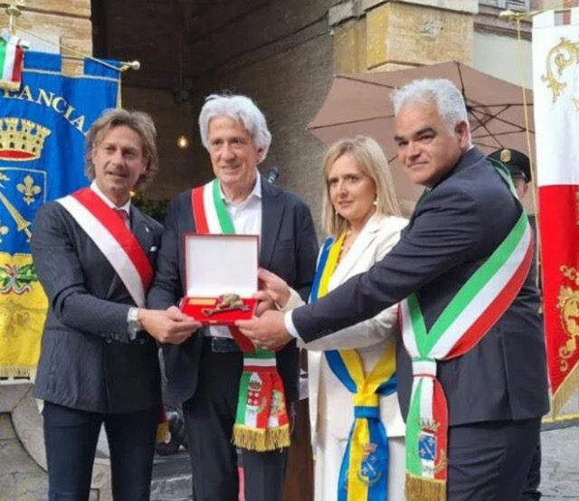 Macerata consegna le chiavi della città alla gemellata Lanciano, Gemma Sciarretta: Lanciano risponderà con Impegno costante per rafforzare questo legame