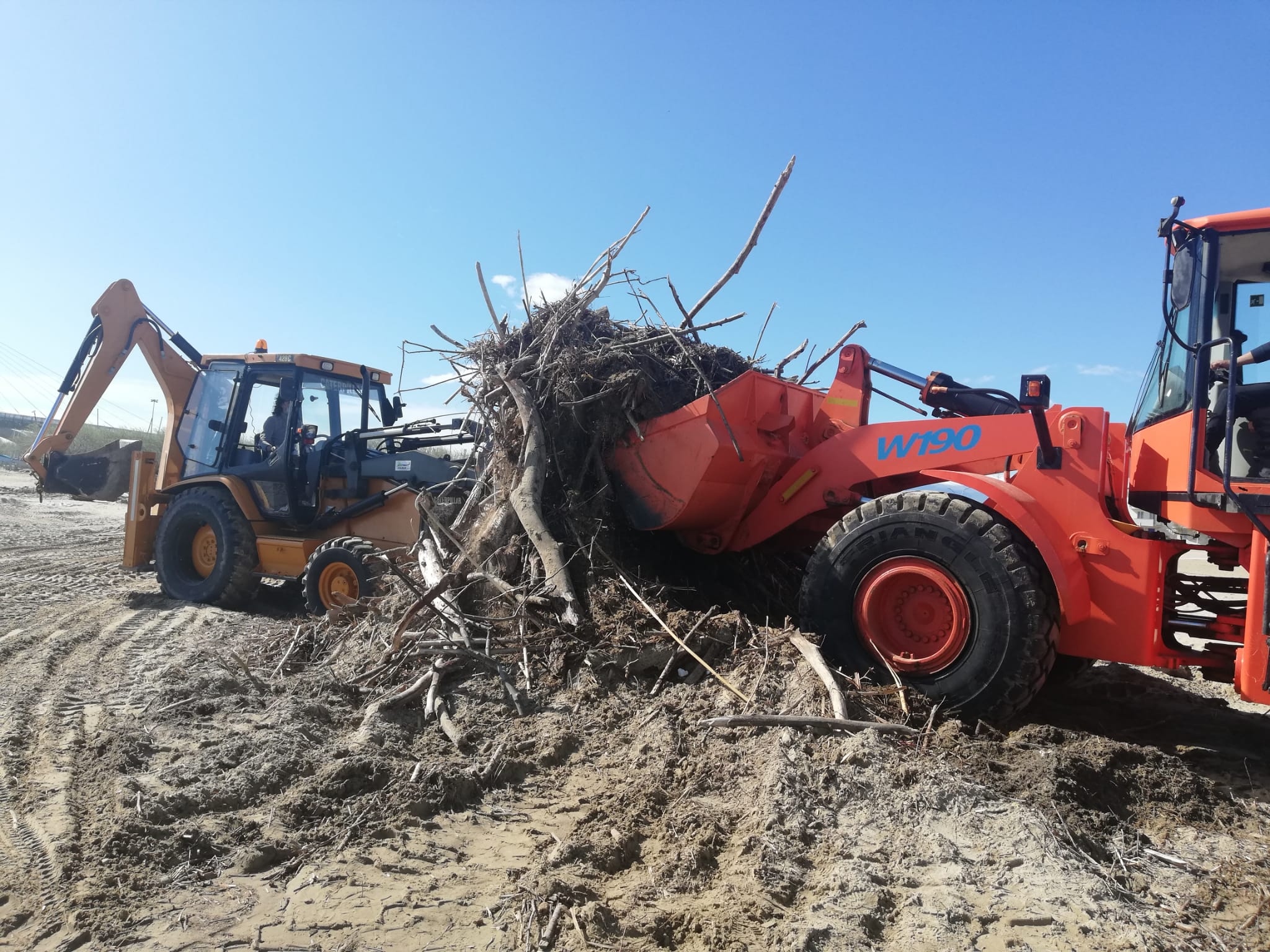 Pescara, al via operazioni di bonifica delle spiagge dai rifiuti