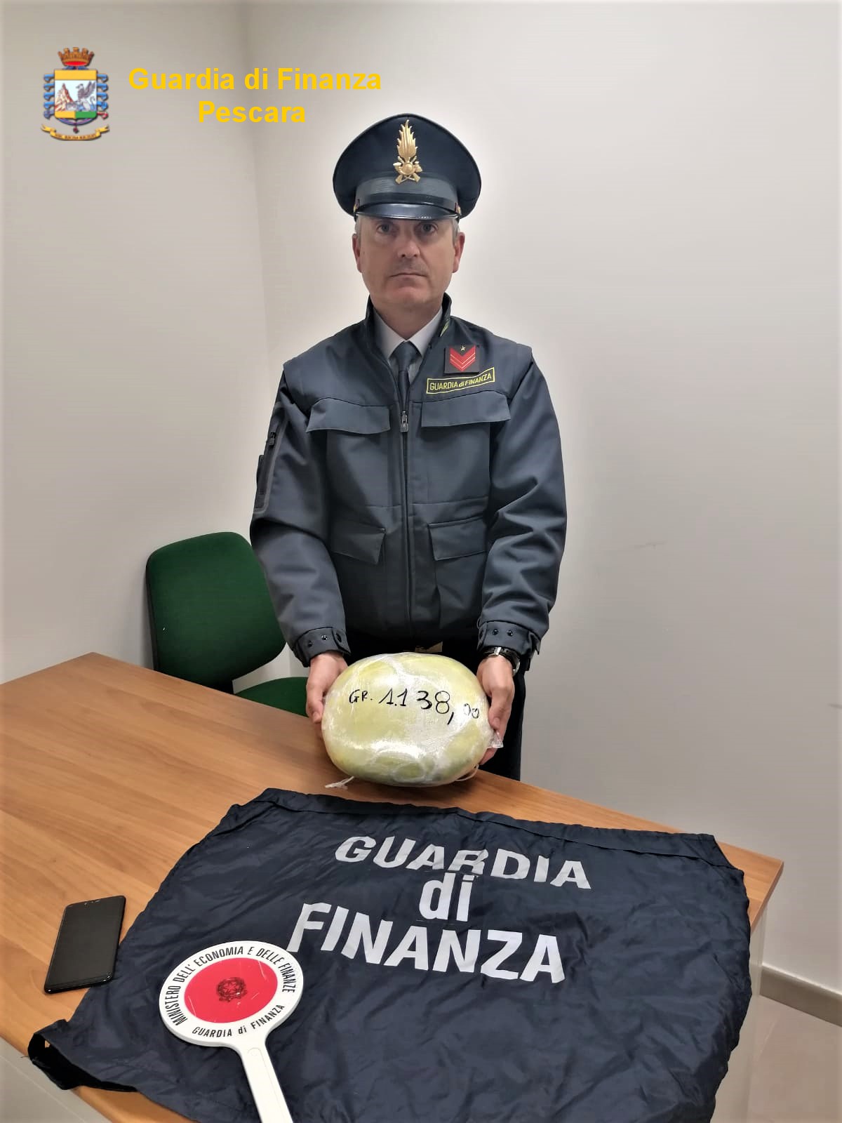 Arrestato dalla Guardia di Finanza di Pescara con oltre un chilo di marijuana