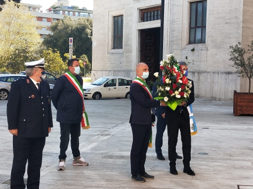 Pescara, celebrata la Festa della liberazione con la cerimonia a Palazzo di città e davanti al monumento ai caduti piazza Garibaldi