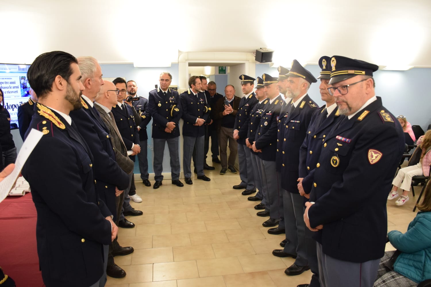 CONSEGNA RICONOSCIMENTI  PREMIALI AL PERSONALE DELLA POLIZIA DI STATO