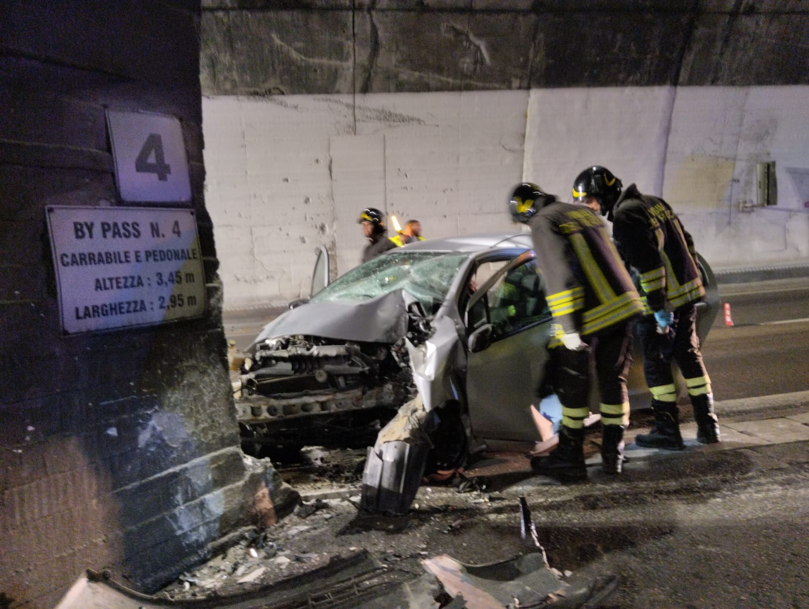 Incidente sull'Autostrada A24 nel traforo del Gran Sasso, due feriti trasportati in ospedale