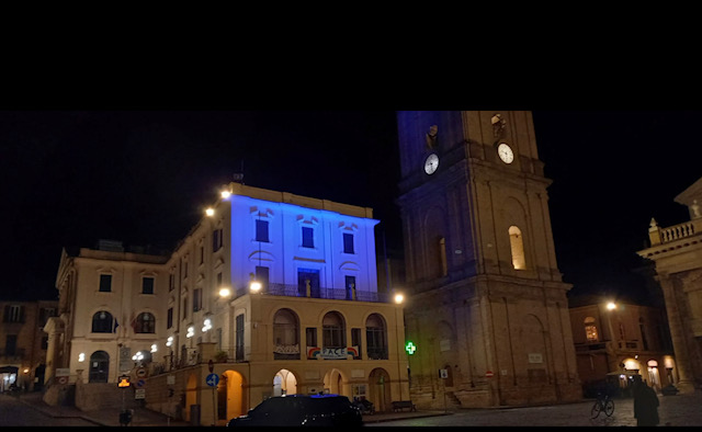 Lanciano, il Municipio si illumina di blu per la Giornata mondiale sull"Autismo