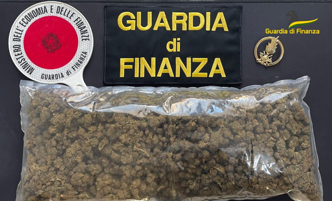 Sulmona , controlli della Guardia di Finanza nei parchi: sequestrato circa un kg di droga 