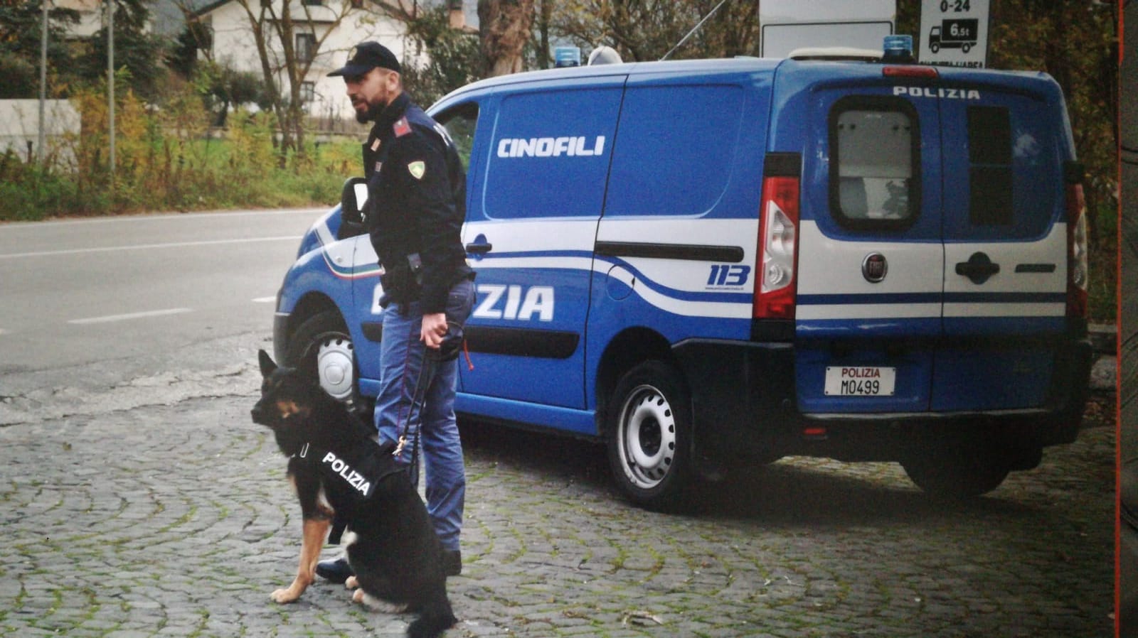 Controlli antidroga della Polizia di Stato di Pescara. Arrestati due pescaresi. Nelle loro abitazioni droga e bilancini di precisione.