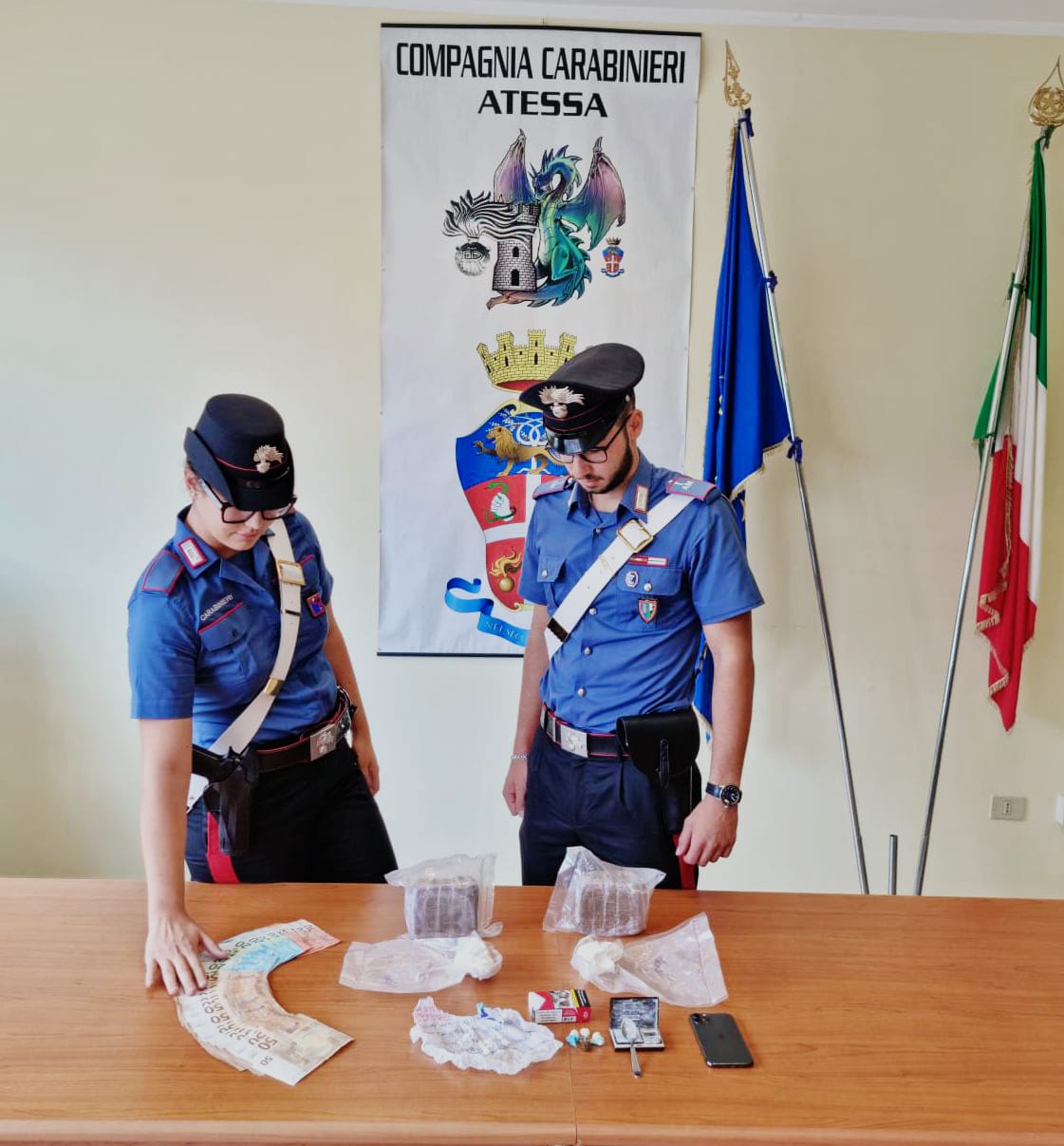 Carabinieri di Atessa arrestano una donna di Lanciano, nella sua abitazione 1 kg di hashish e 2 etti di cocaina