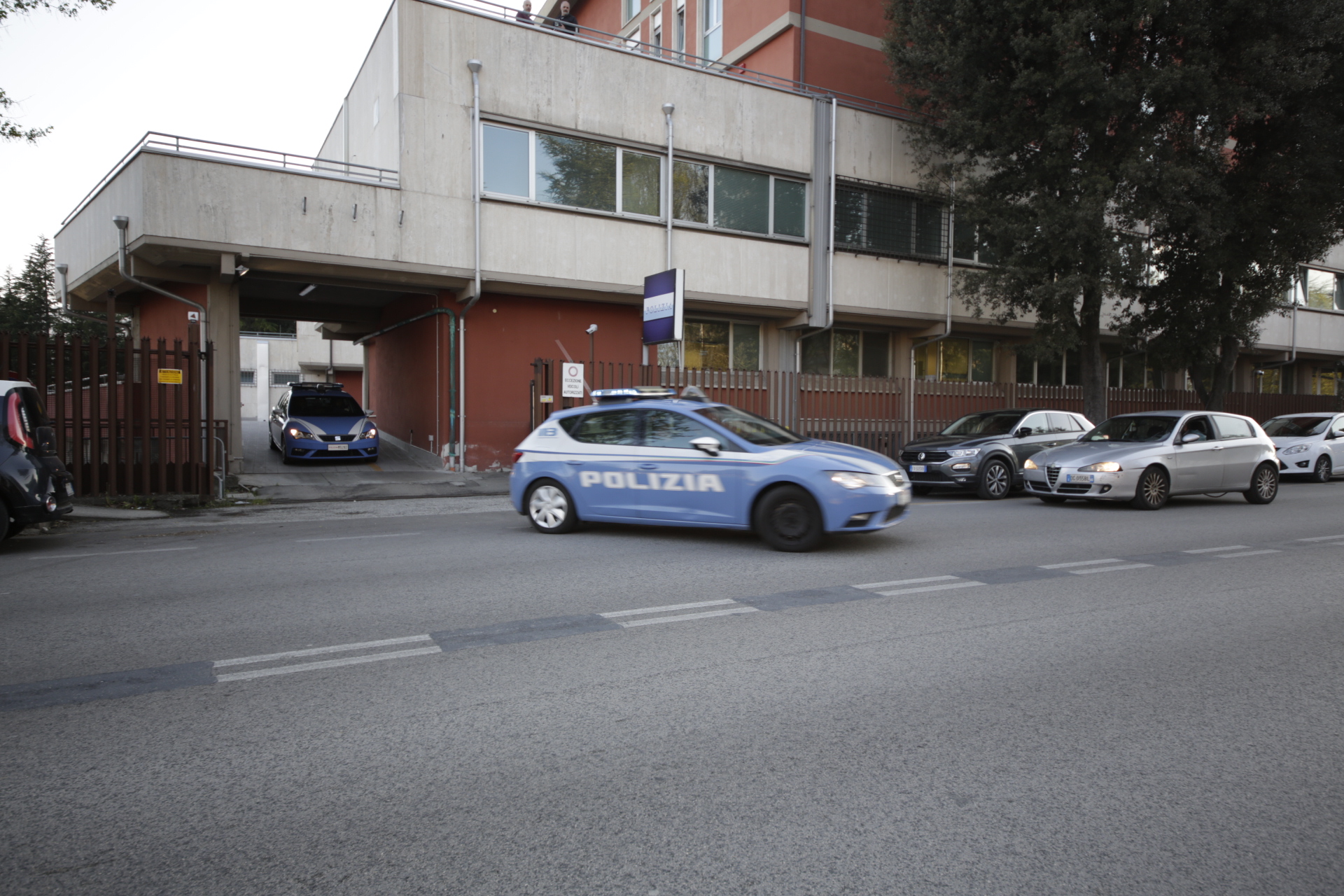 Rissa in centro a L'Aquila, provvidenziale intervento della Polizia di Stato