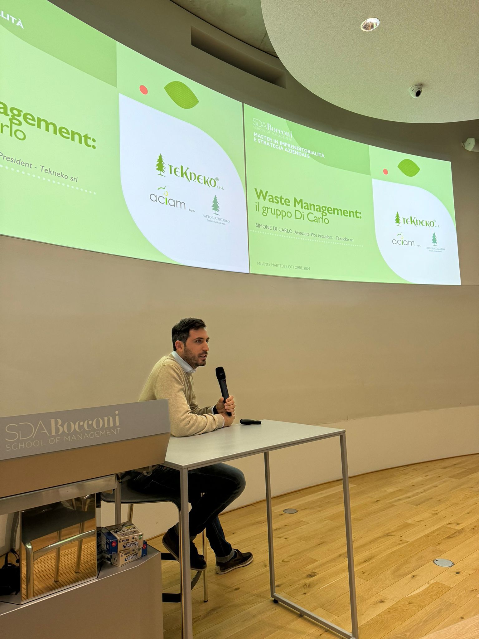 Tekneko e l’innovazione nell’igiene urbana, il vice presidente Simone Di Carlo protagonista al Digital Lab del master in Imprenditorialità e strategia aziendale SDA Bocconi