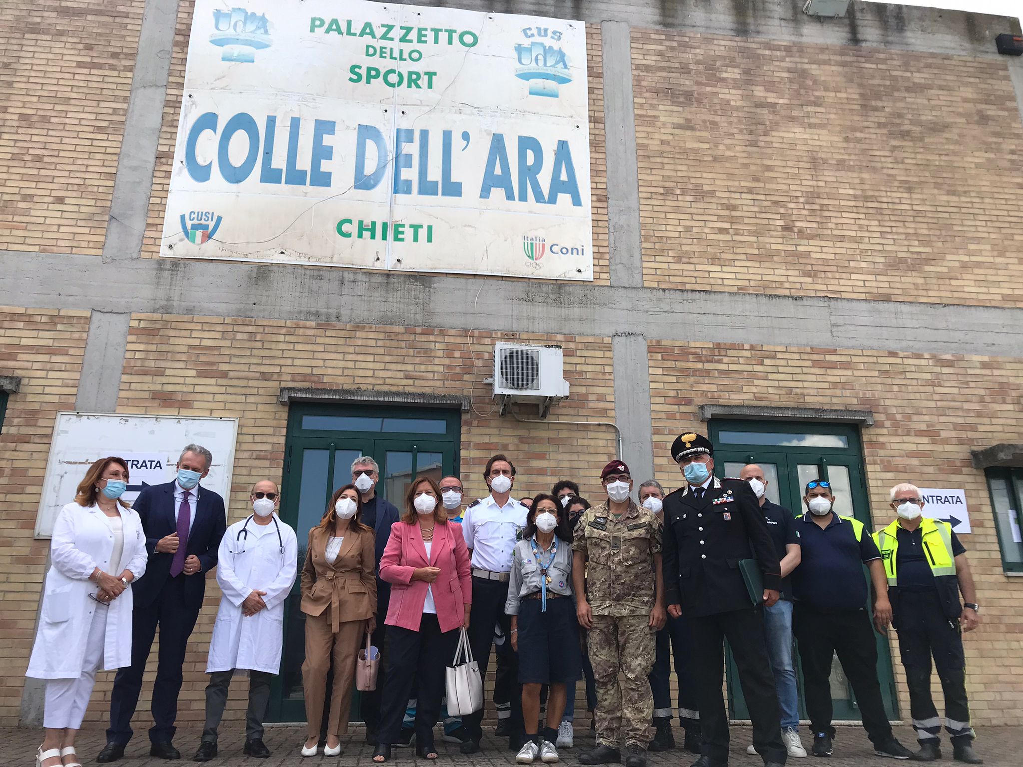 Coronavirus, a Chieti al via le vaccinazioni all'hub di Colle dell'Ara, inizio positivo