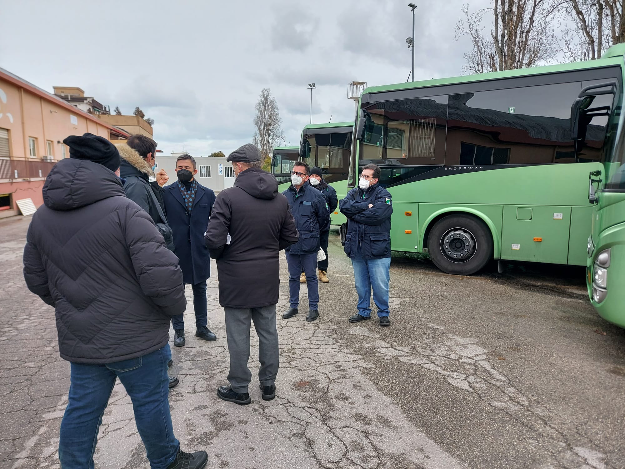 Il consigliere Paolucci e il segretario provinciale PD Marongiu in visita alla sede TUA di Lanciano