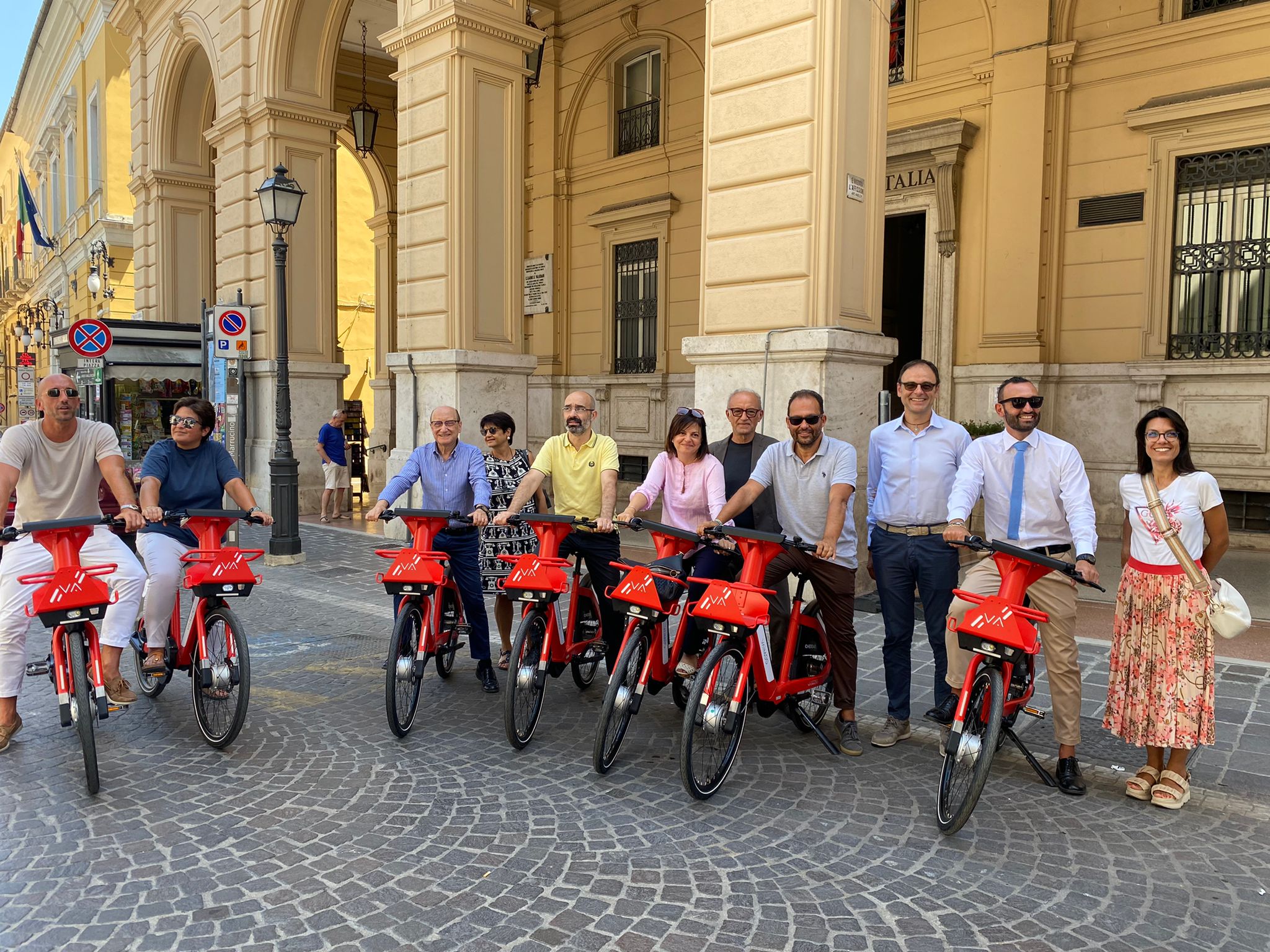 Nuovo servizio di trasporto pubblico in E-Bike operato da VAIMOO e TUA: Inaugurazione e Dettagli