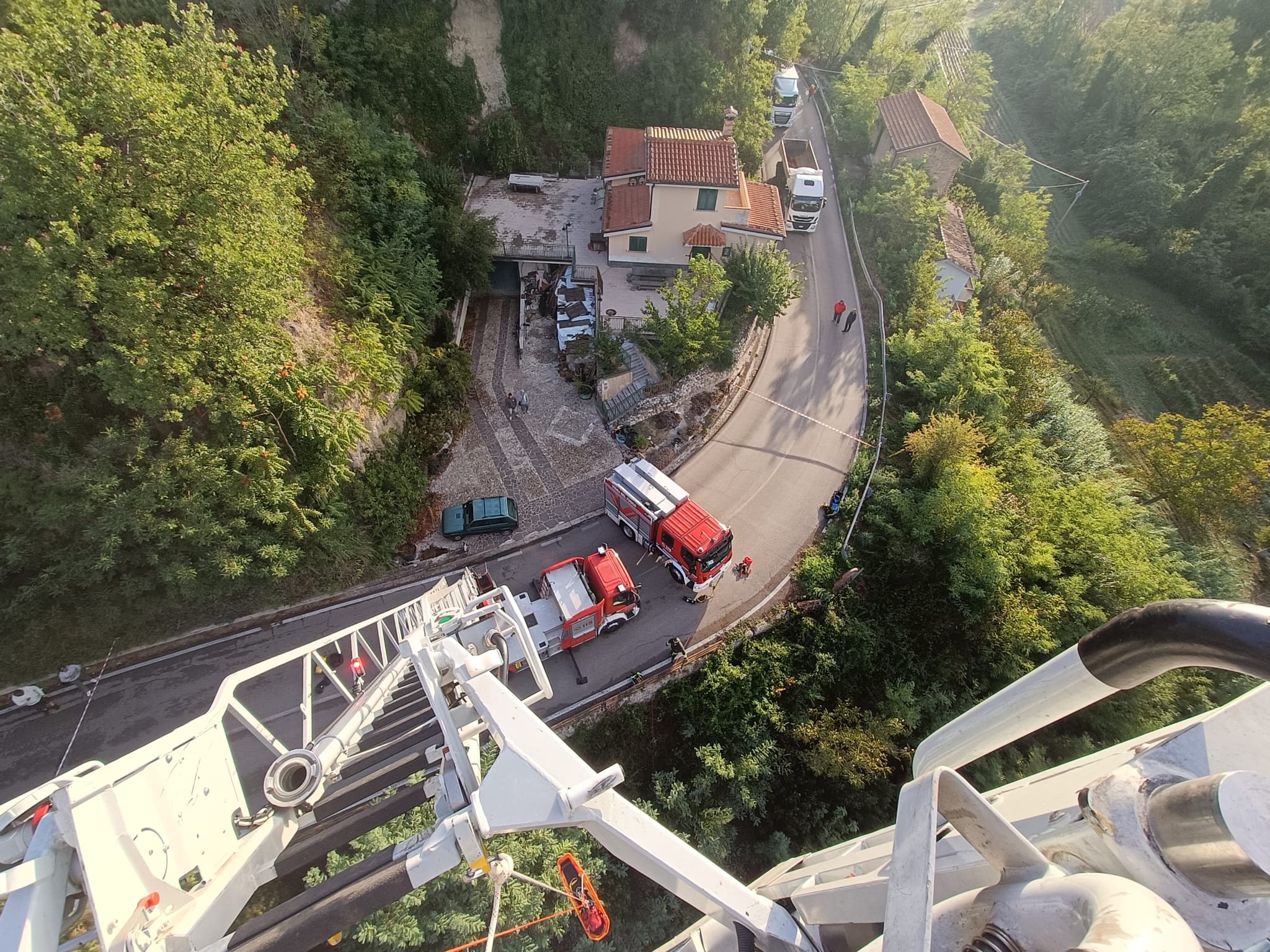 Incidente stradale sulla SP262 tra Castelnuovo e Piancarani: giovane ferito trasportato in ospedale