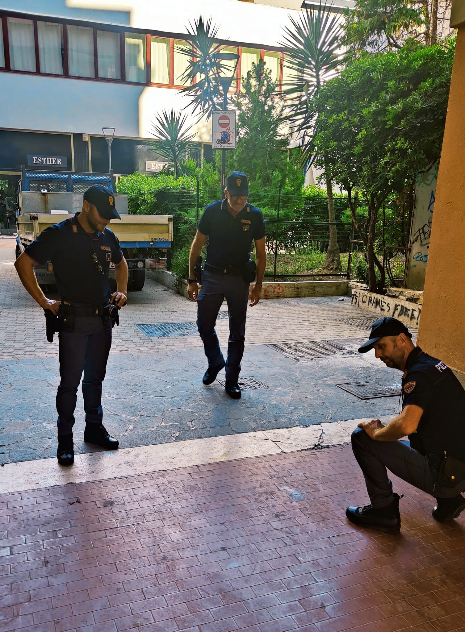 Pescara, giovane di 18 anni fermato dalla Polizia per l'accoltellamento e la rapina in via Parini