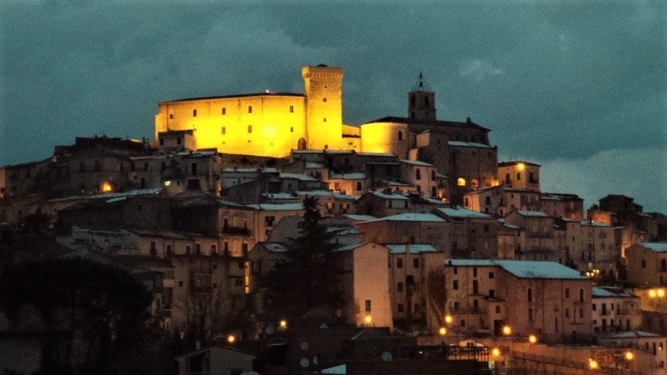 Casoli entra tra I Borghi più belli d'Italia, appuntamenti teatrali al buio in piazze e vicoli 