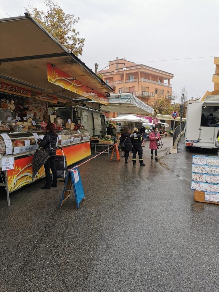 A Chieti via libera ai mercati in area rossa e riaperti i termini del bando Famiglie e Commercio per gli esercenti