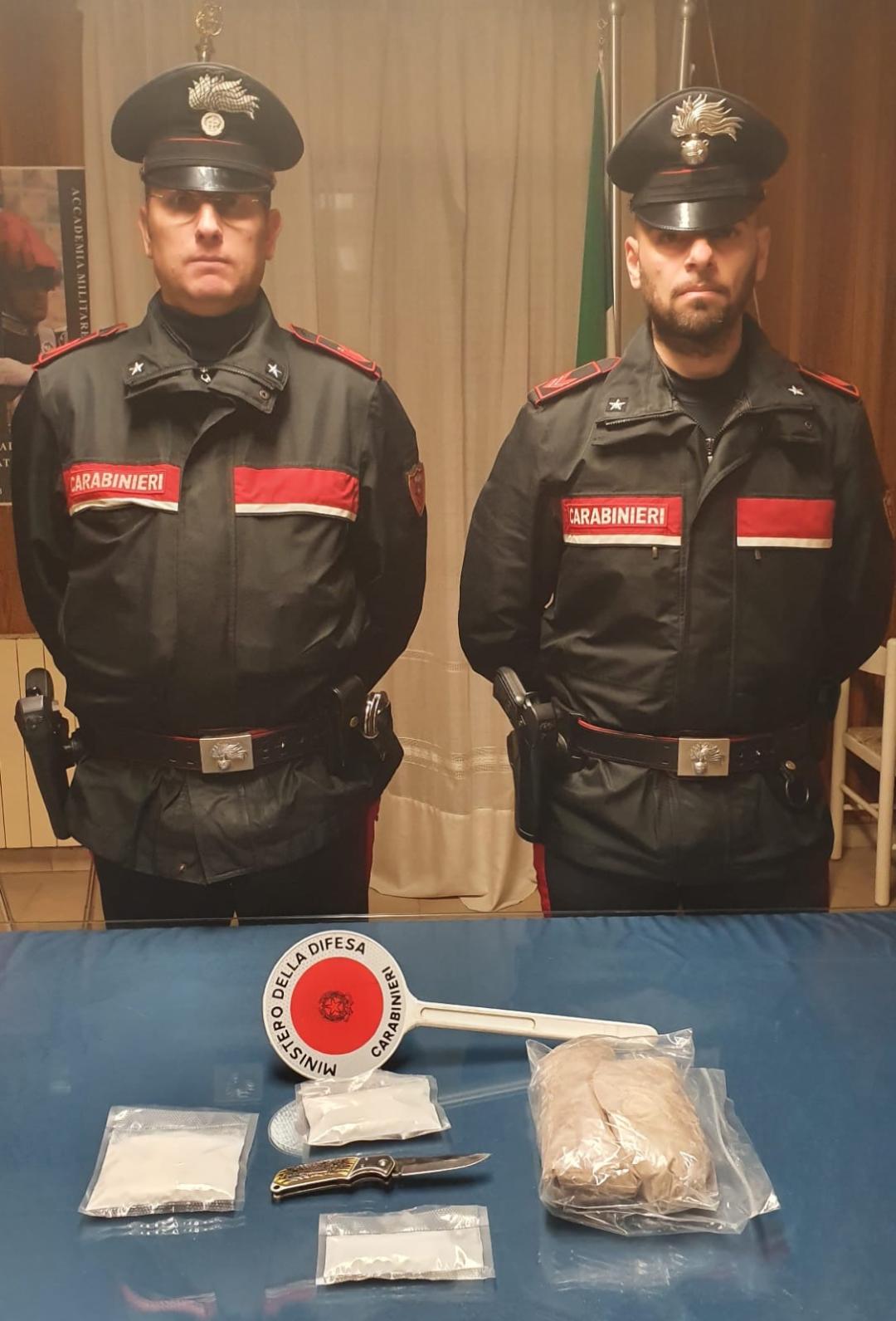 Trovata con quasi un chilo tra droga e sostanze da taglio in casa. Arrestata  dai carabinieri 36enne di San Salvo.