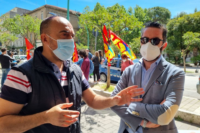 Manifestazione dei lavoratori Asl 2 davanti assessorato a Pescara, Taglieri e Smargiassi: situazione grave