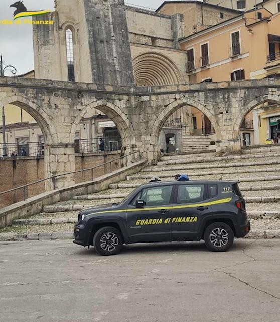 Sulmona, circuiscono un anziano ottenendo ingenti somme di denaro, denunciate dalla Guardia di Finanza tre persone